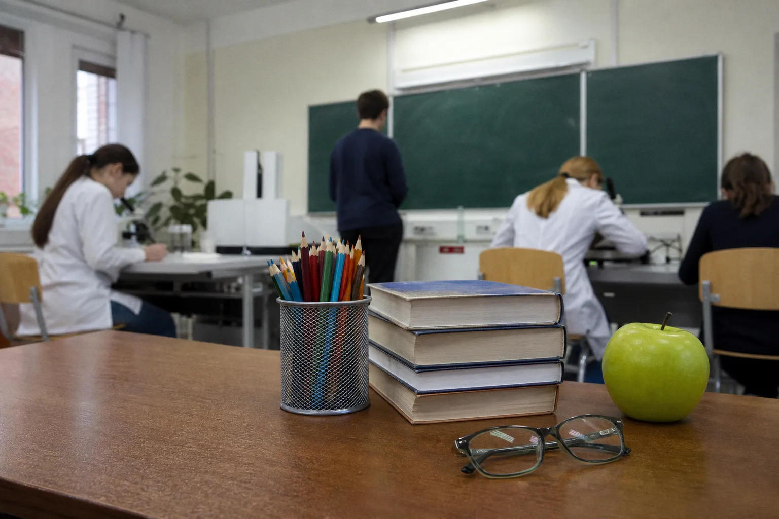 Школьные курсы физики, химии и математики обновят с упором на практику к 2027 году